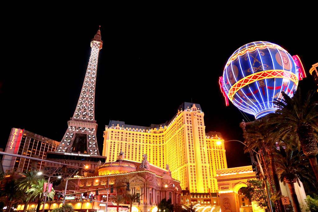 las vegas attractions shows buffet