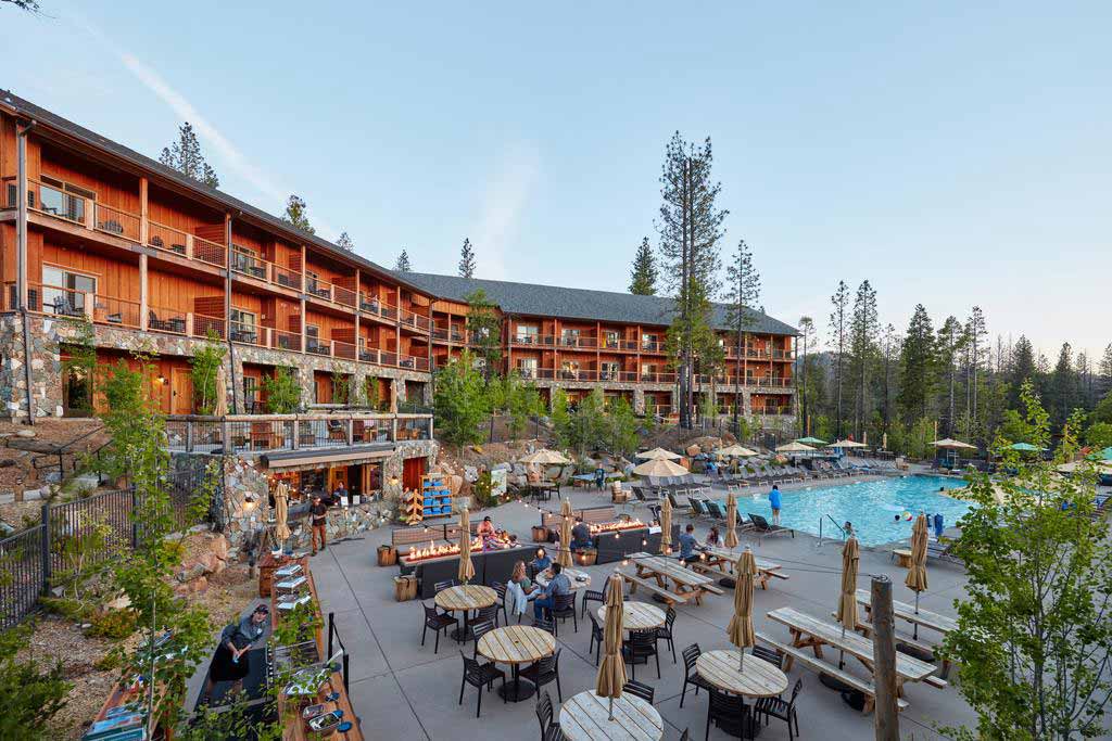 Rush-Creek-Lodge-at-Yosemite