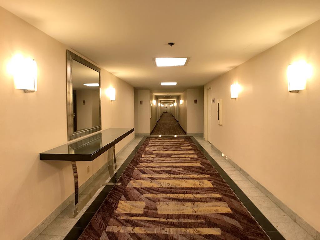 Room of Hilton Los Angeles Airport (11)