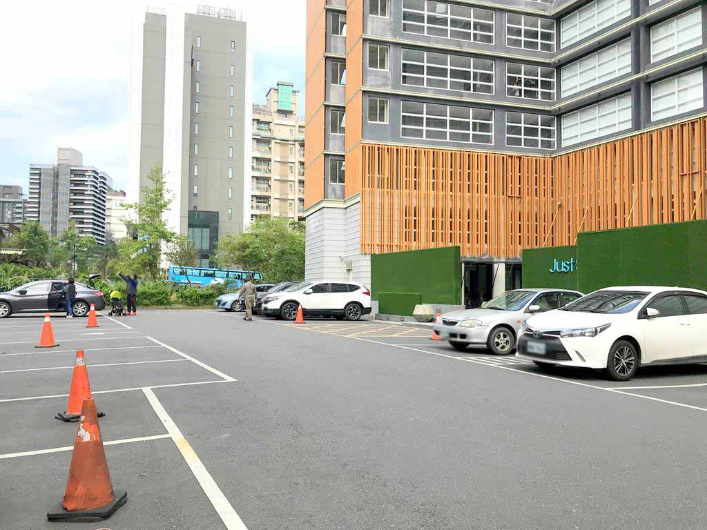 parking-of-just-sleep-jiaoxi