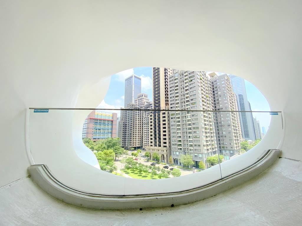台中國家歌劇院 內凹對稱涵洞