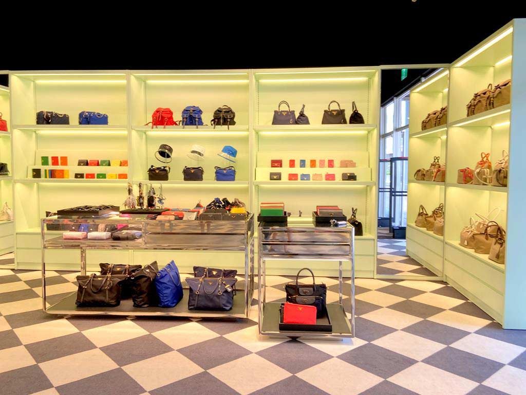 PRADA OUTLET