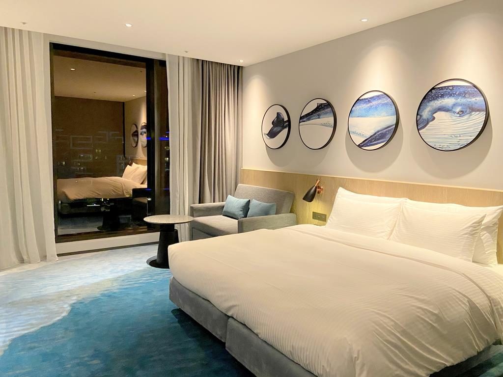 Room of Cozzi blu