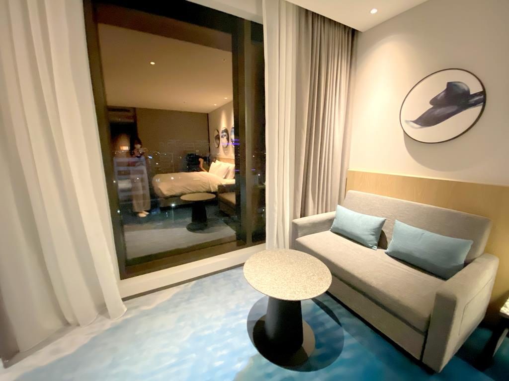 Room of Cozzi blu