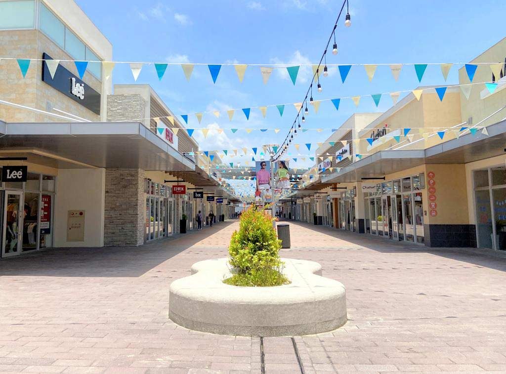 gloria-outlets