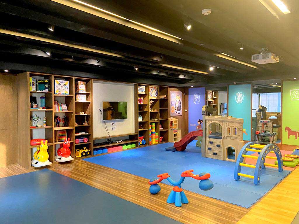 game-room-of-Silks-Place-Tainan