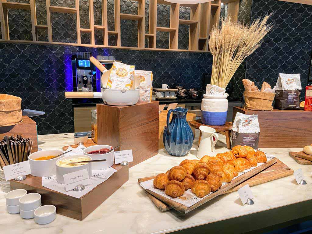 breakfast-of-hotel-indigo-taipei