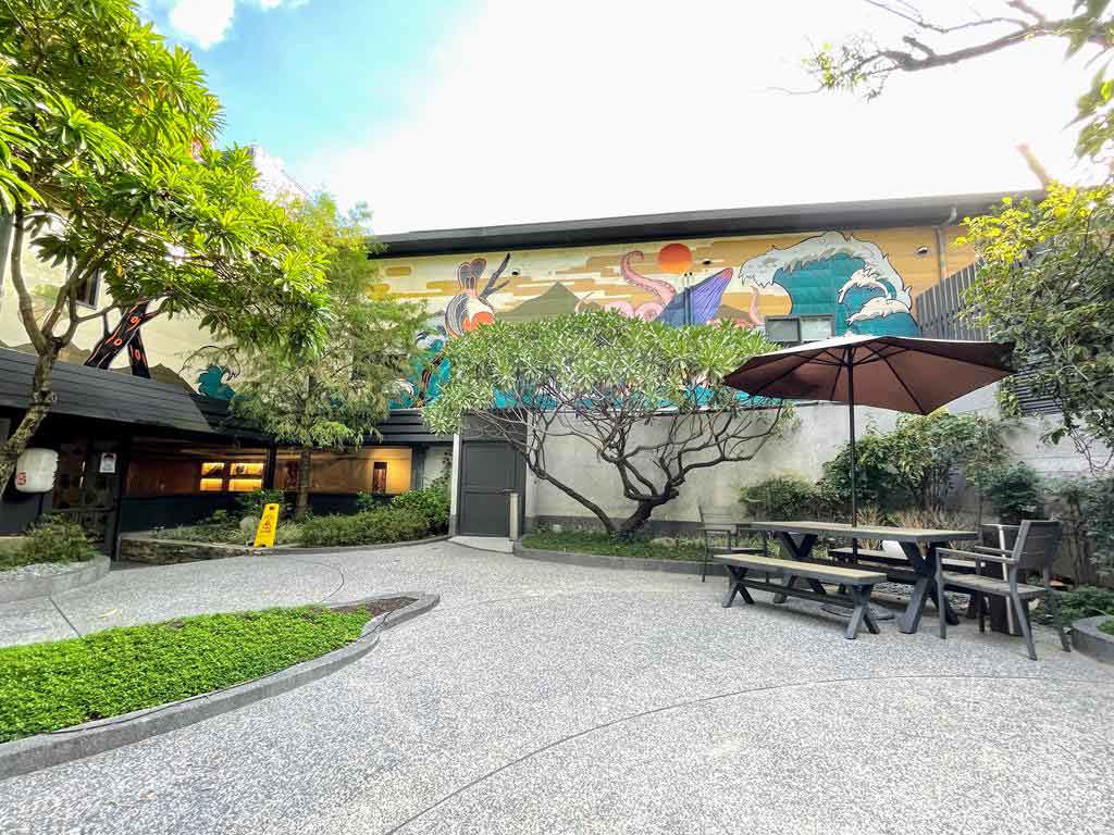 garden-of-Yunoyado-Onsen-Hotspring-Hotel-Deyang