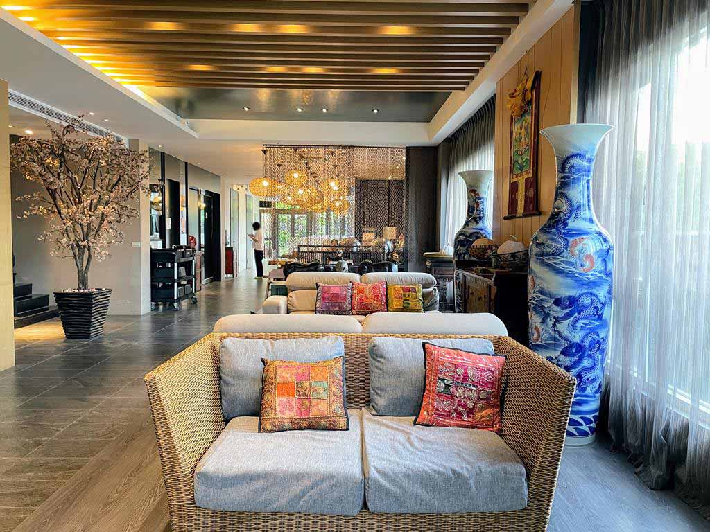 lobby-of-yilan-pokara-resort