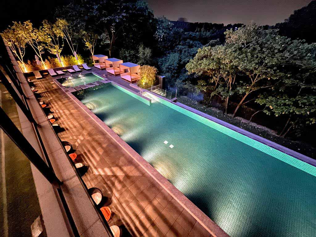 Swimming-pool-of-Just-Sleep-Tainan-Ten-Drum