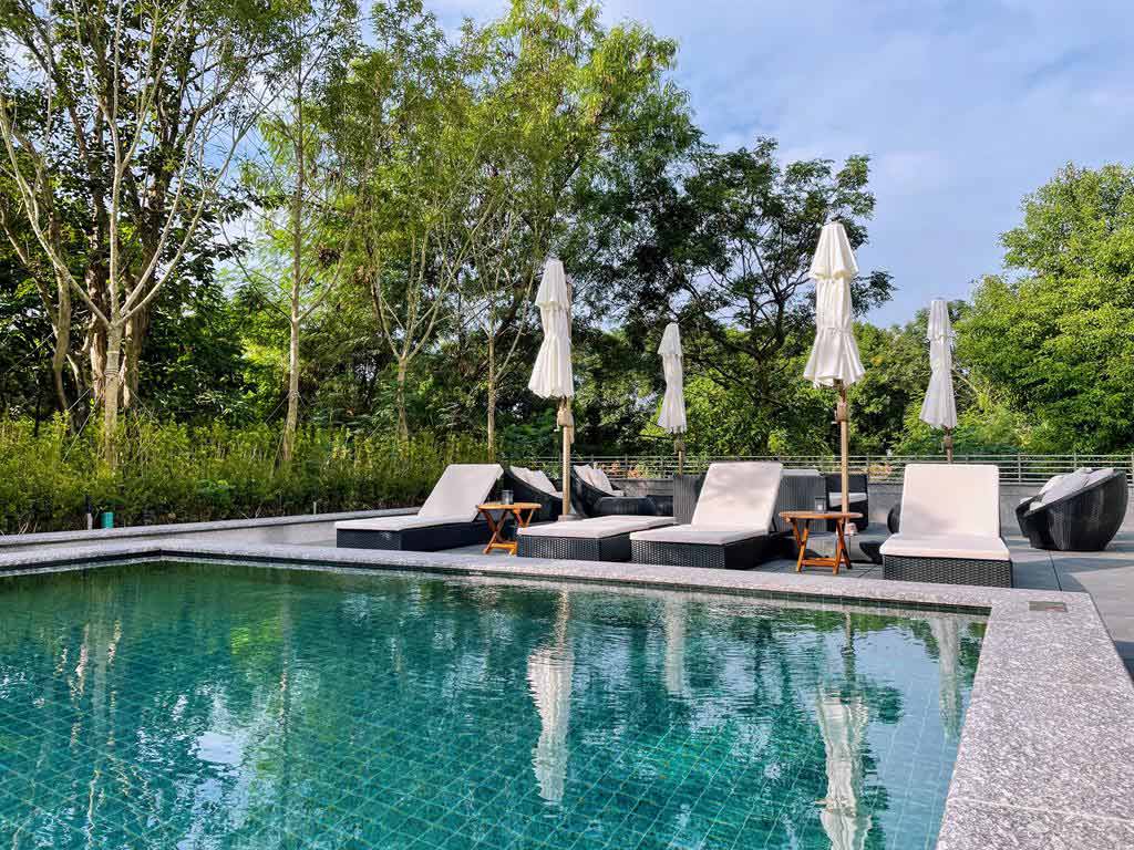 Swimming-pool-of-Just-Sleep-Tainan-Ten-Drum