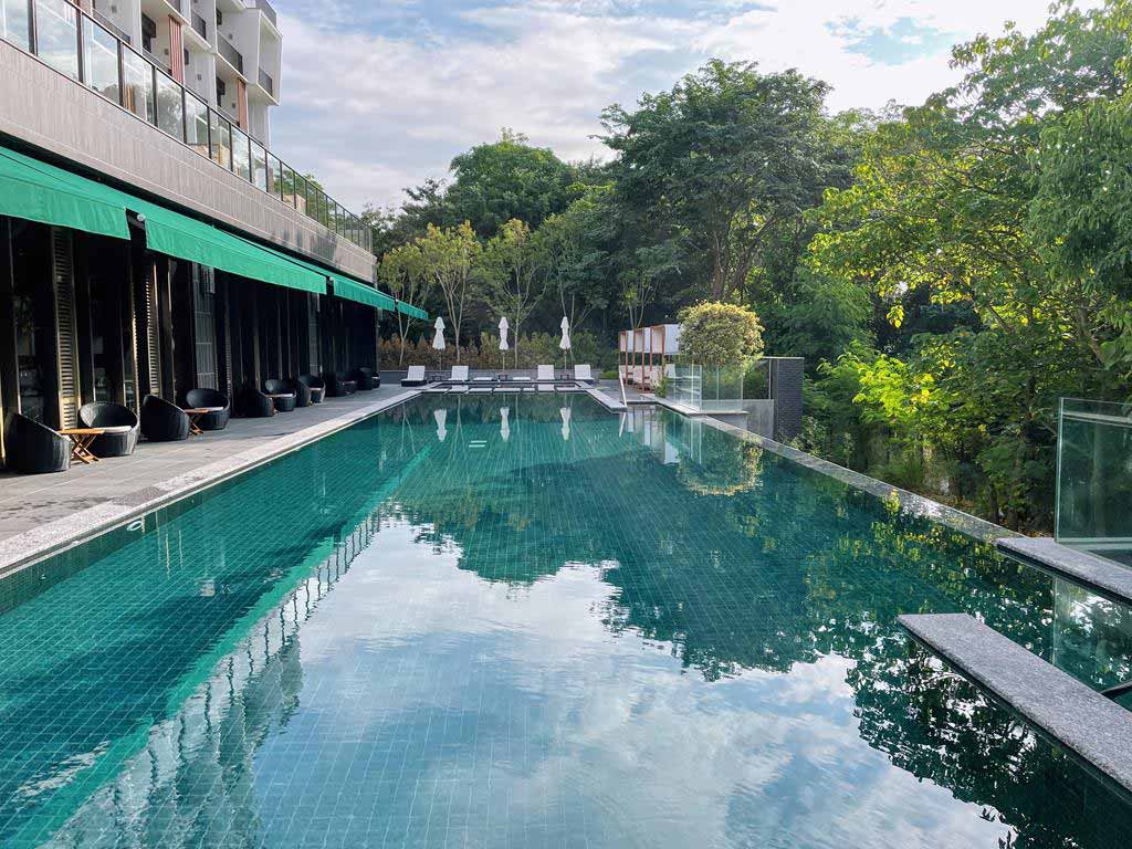 Swimming-pool-of-Just-Sleep-Tainan-Ten-Drum