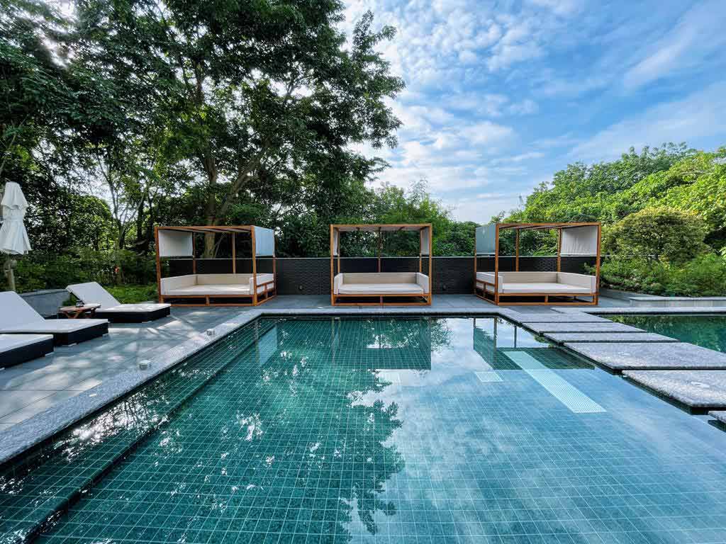 Swimming-pool-of-Just-Sleep-Tainan-Ten-Drum