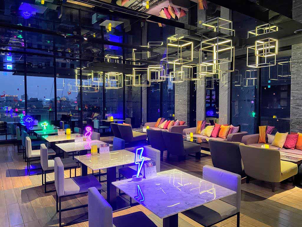bar-of-Aloft-Taipei-Zhongshan