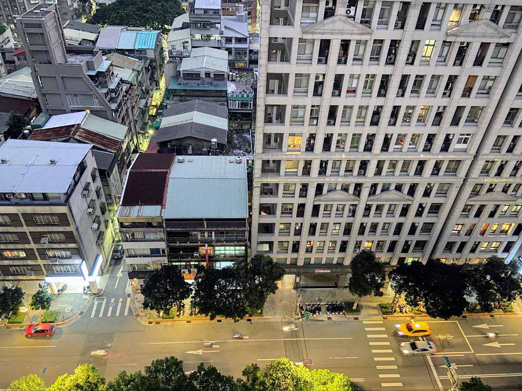 bar-of-Aloft-Taipei-Zhongshan