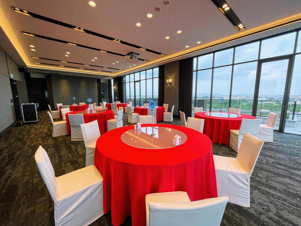 meeting-room-of-Just-Sleep-Tainan-Ten-Drum