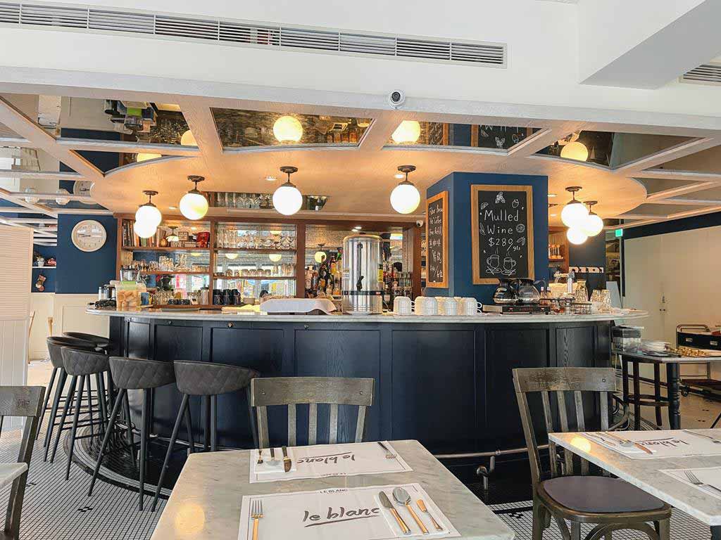breakfast-of-Swiio-Hotel-Daan