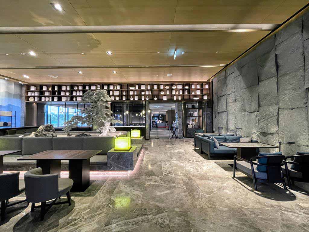 lobby-of-Lakeshore-Hotel-Hualien-Taroko