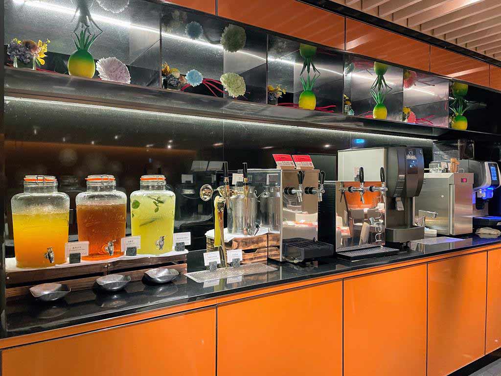buffet-of-Shangri-La's-Far-Eastern-Plaza-Hotel,-Taipei