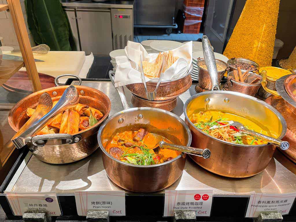 buffet-of-Shangri-La's-Far-Eastern-Plaza-Hotel,-Taipei