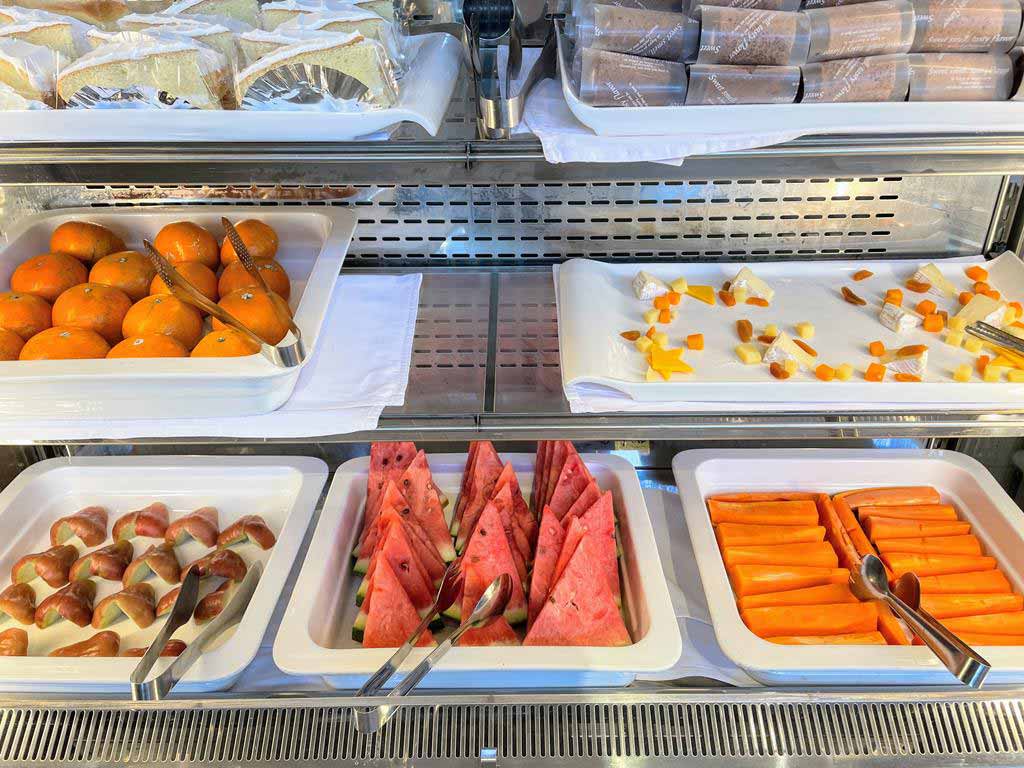 breakfast-of-Fame-Hall-Garden-Hotel