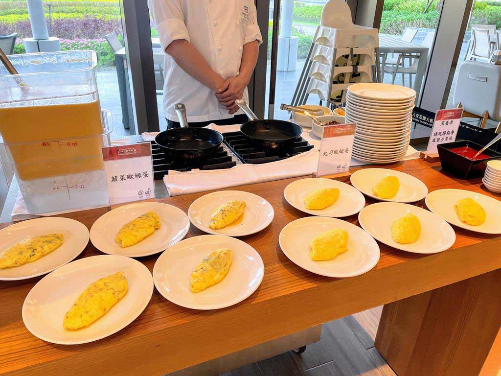 breakfast-of-Fame-Hall-Garden-Hotel