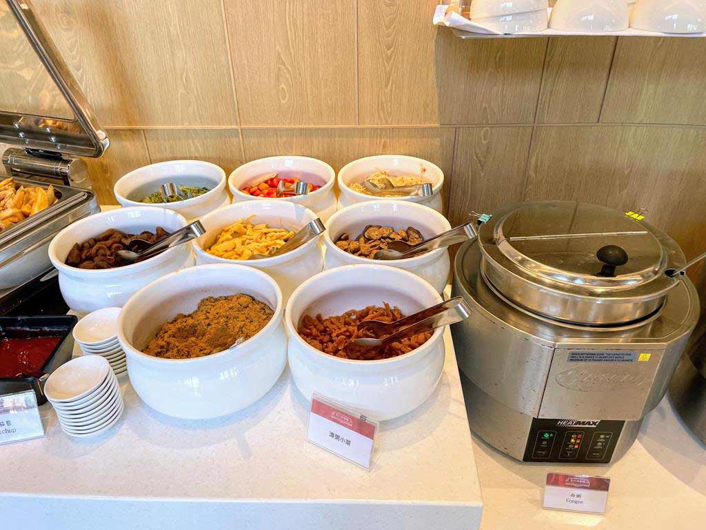 breakfast-of-Fame-Hall-Garden-Hotel