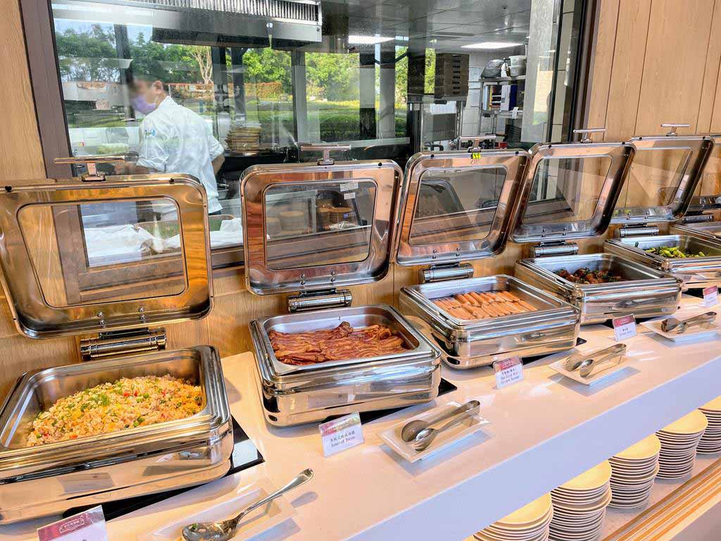 breakfast-of-Fame-Hall-Garden-Hotel