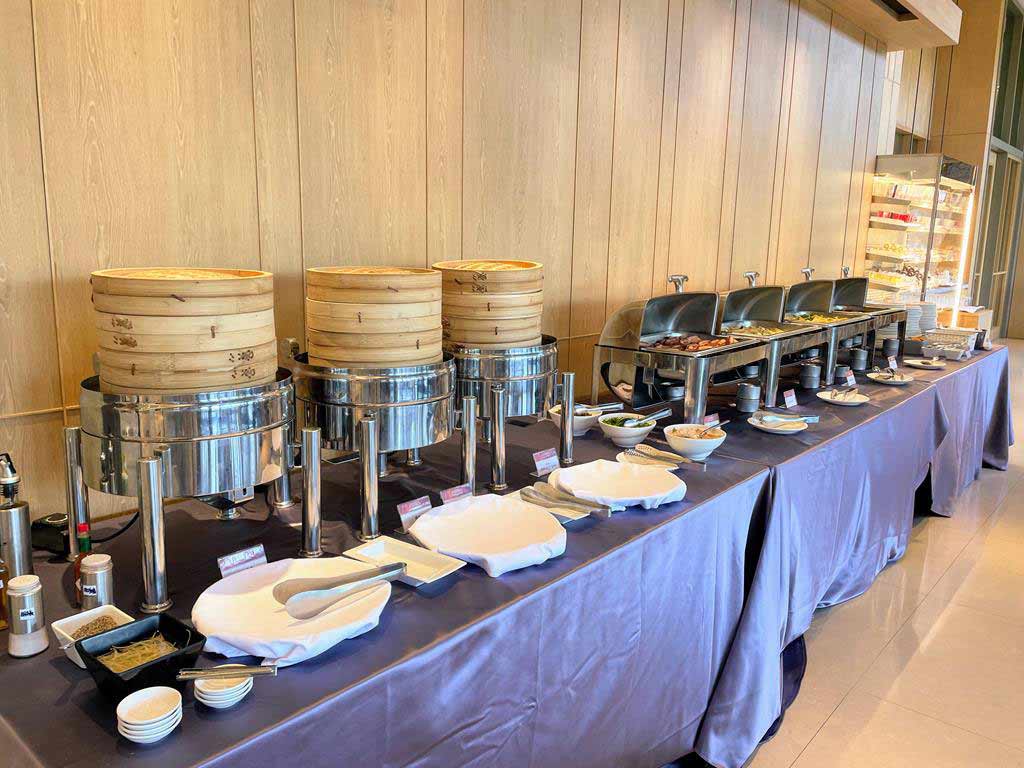 breakfast-of-Fame-Hall-Garden-Hotel