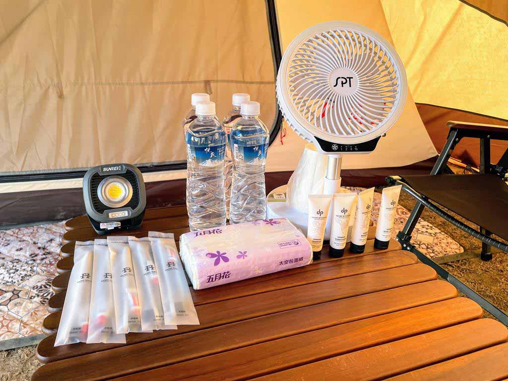 camping-in-Fame-Hall-Garden-Hotel