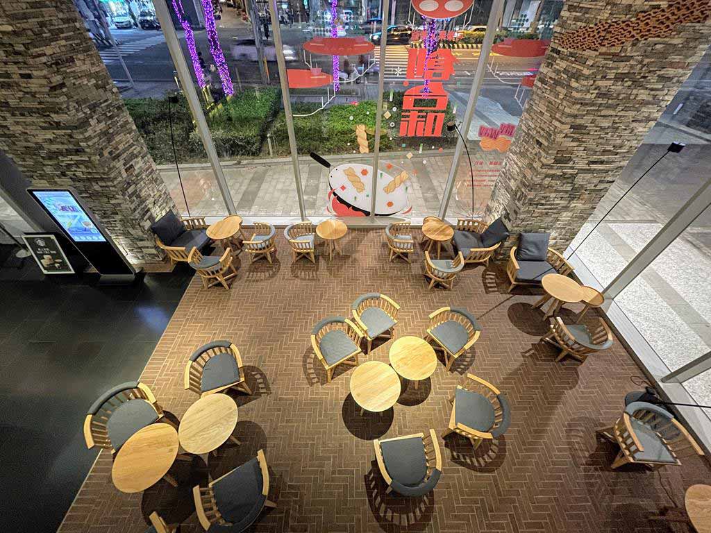 lobby-of-The-Place-Tainan