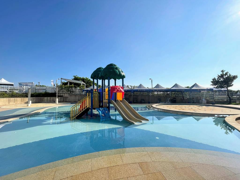swimming-pool-of-fullon-hotel-fulong