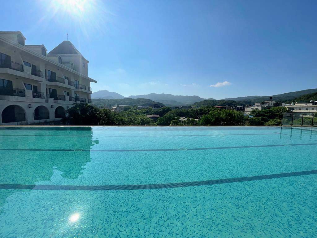 swimming-pool-of-fullon-hotel-fulong