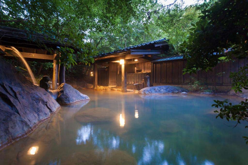 山河旅館