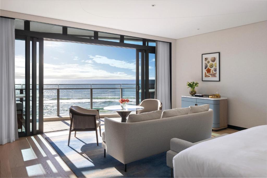 gold coast hotels