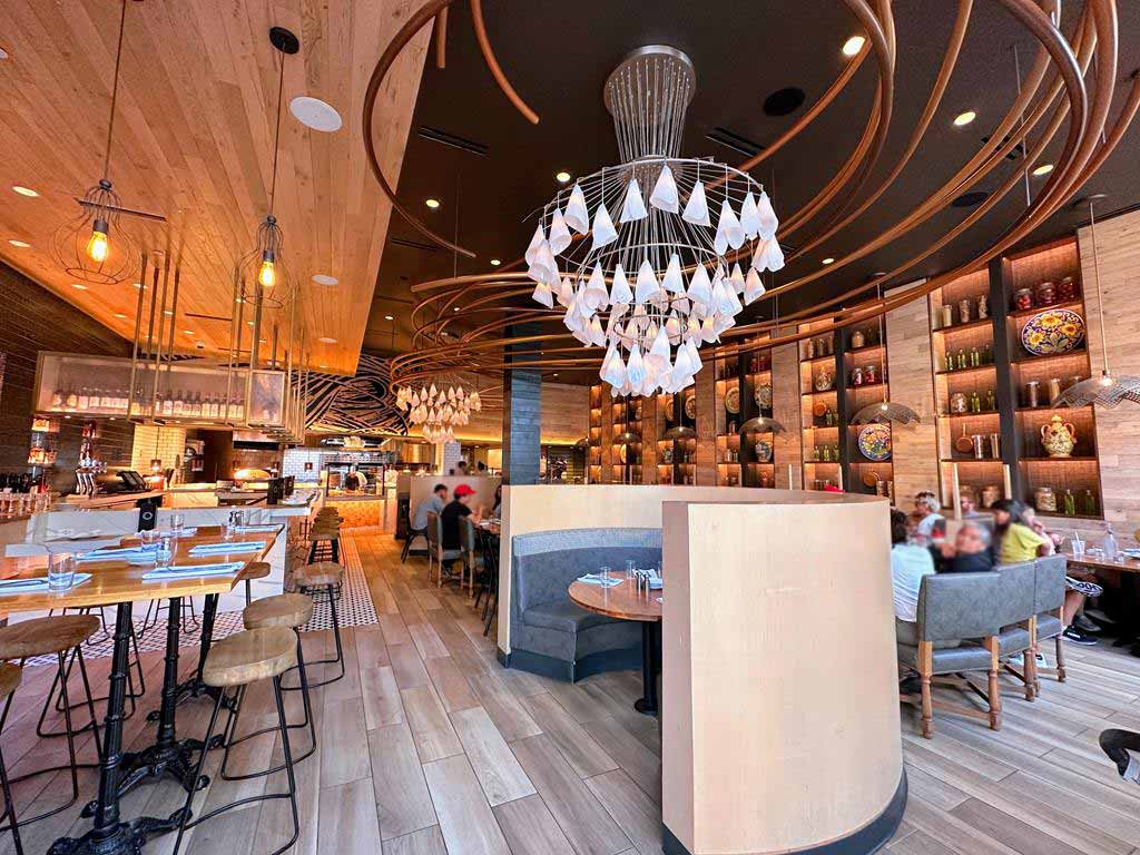 VIVO-Italian-Kitchen-CityWalk-Hollywood
