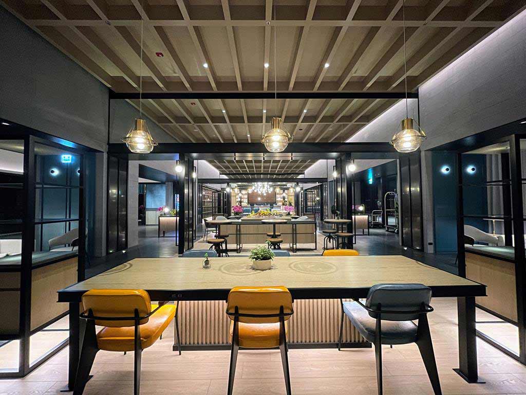 lobby-of-Four-Points-by-Sheraton-Taipei-Bali