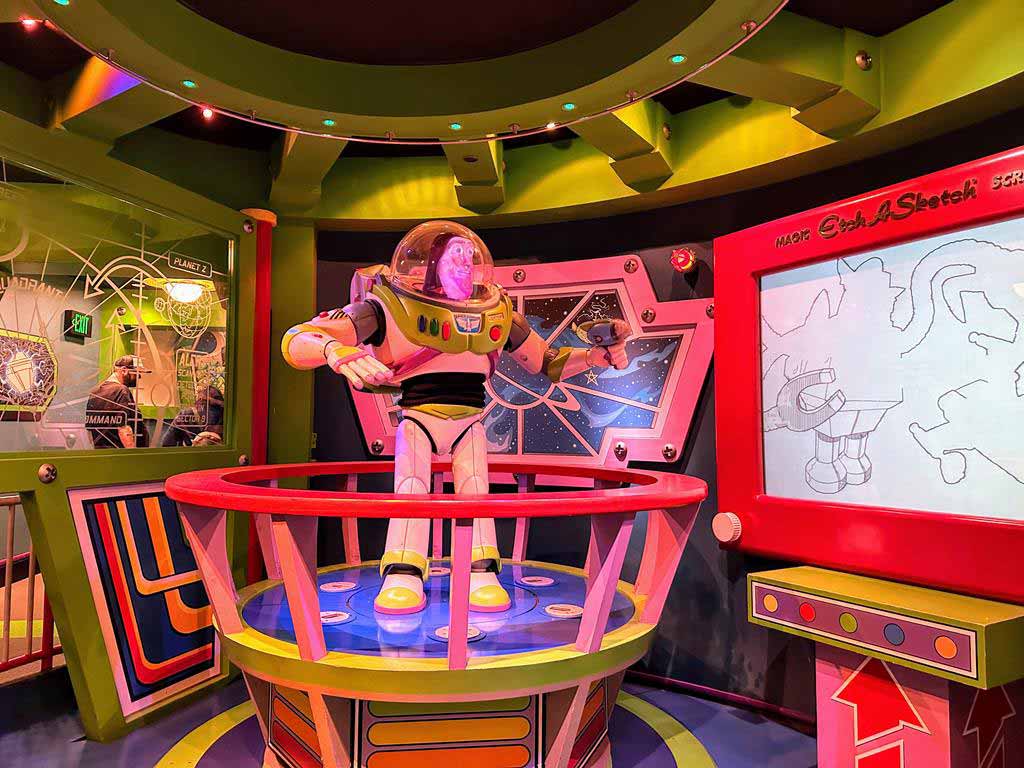 巴斯光年星際探險-(Buzz-Lightyear-Astro-Blasters)