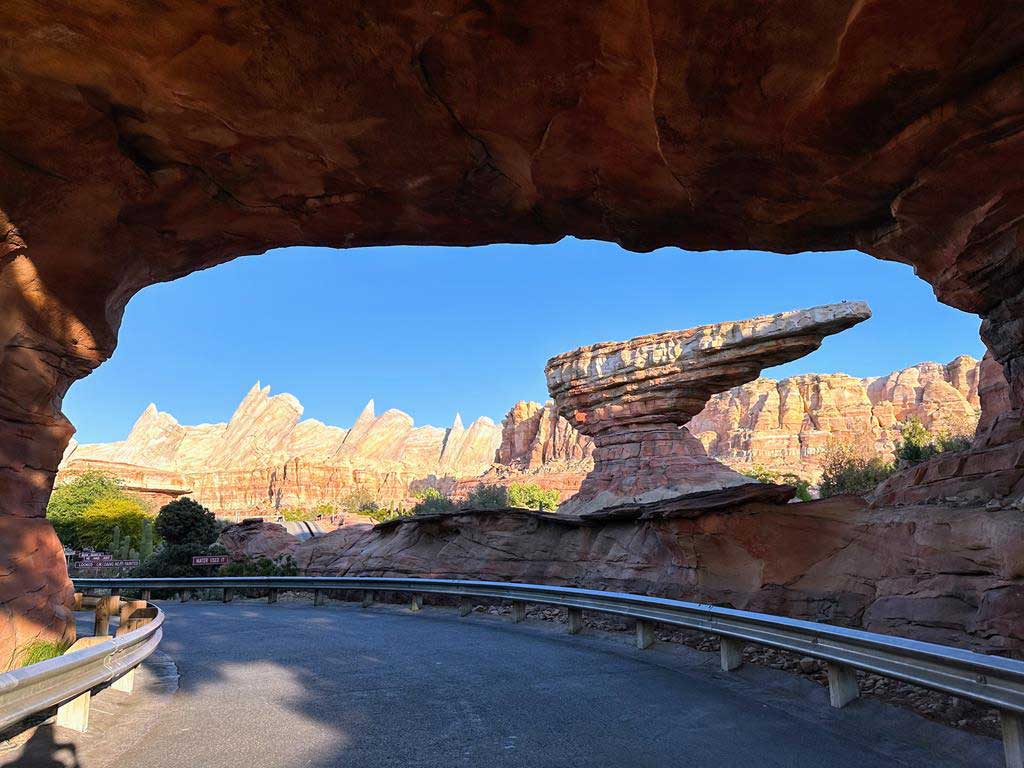 水箱溫泉鎮賽車手-（Radiator-Springs-Racers）