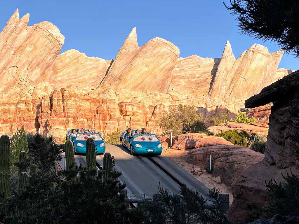 水箱溫泉鎮賽車手-（Radiator-Springs-Racers）