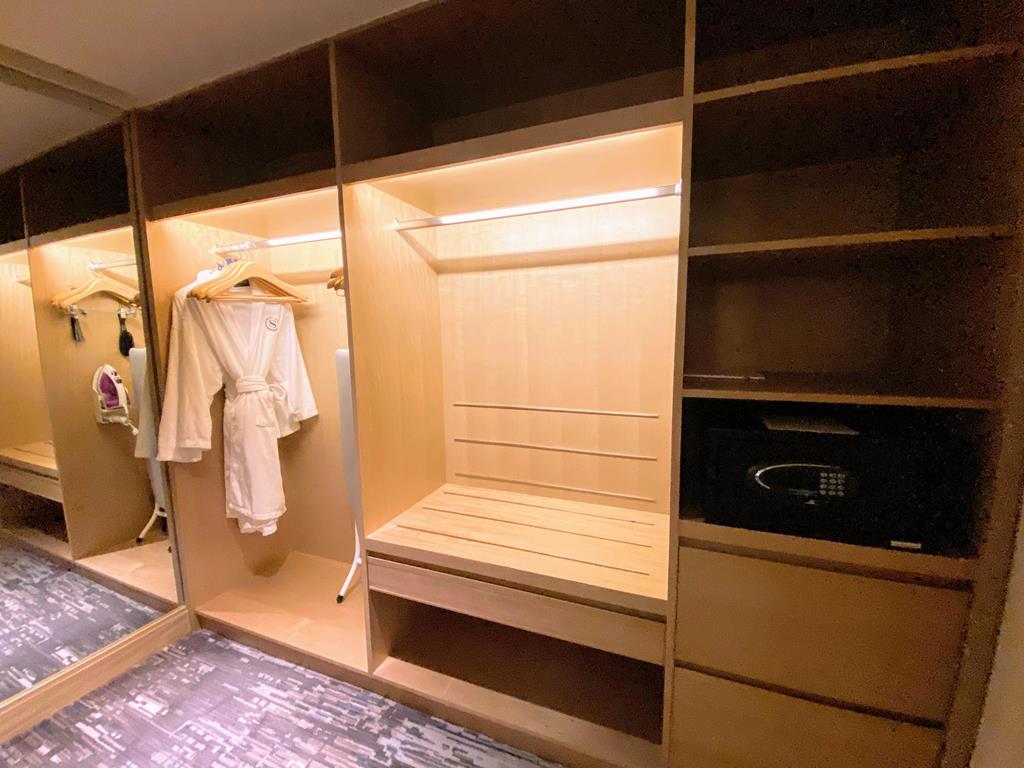 Room of Sheraton Grand Taipei Hotel