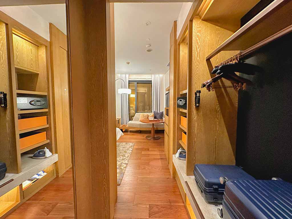 Room of Andaz Singapore