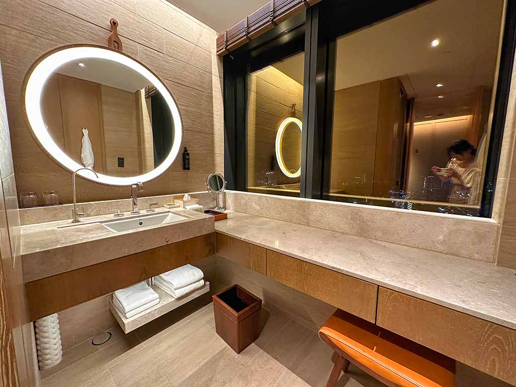 Room of Andaz Singapore