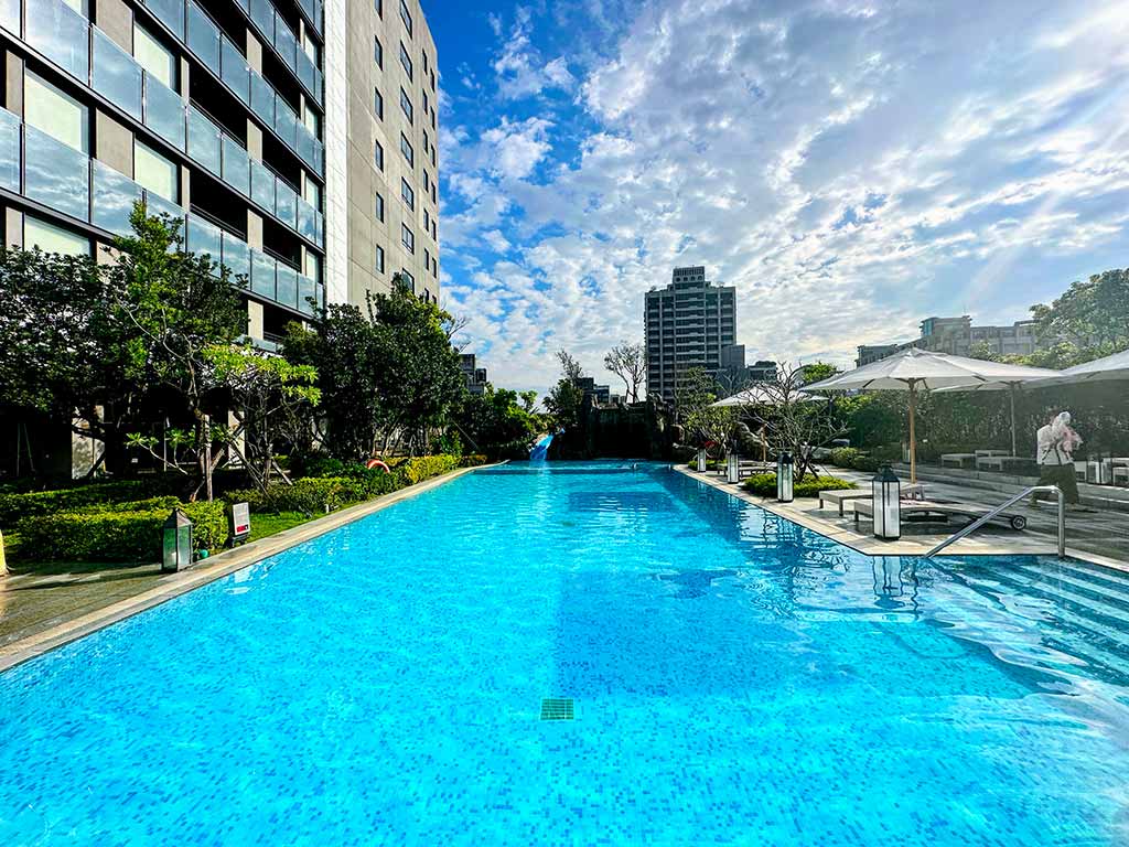 swimming-pool-of-MU-JIAO-XI-HOTEL