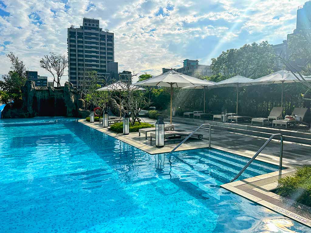 swimming-pool-of-MU-JIAO-XI-HOTEL