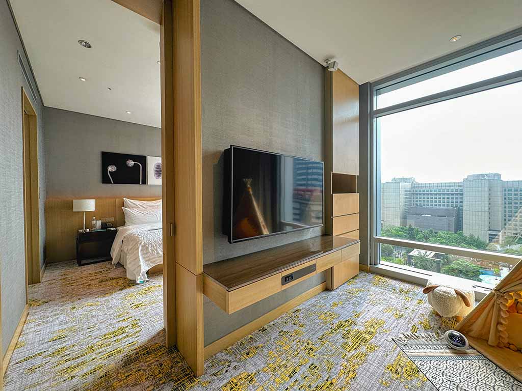 Room-of-Le-Meridien-Taipei
