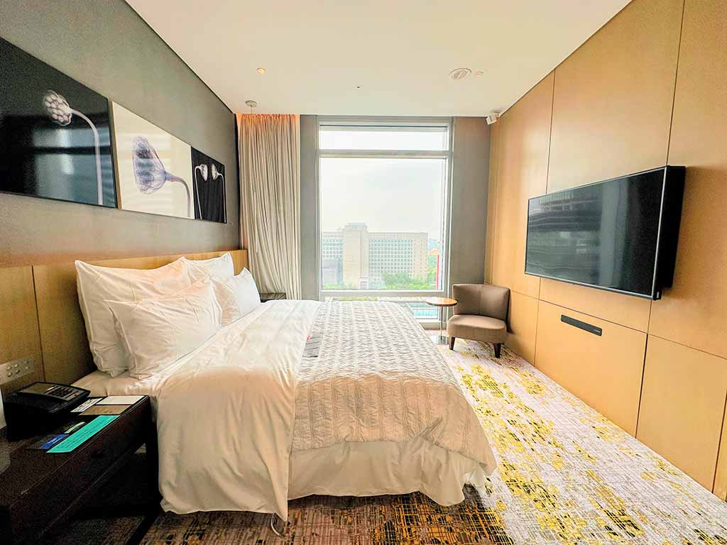 Room-of-Le-Meridien-Taipei