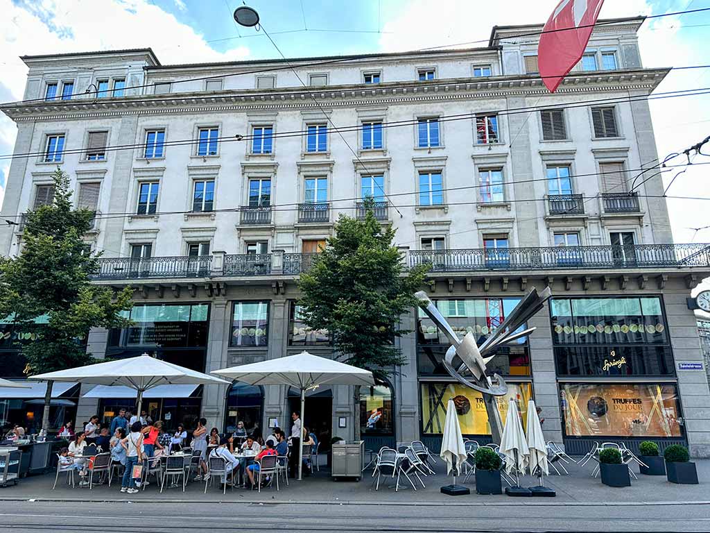 班霍夫大街（Bahnhofstrasse）Sprüngli