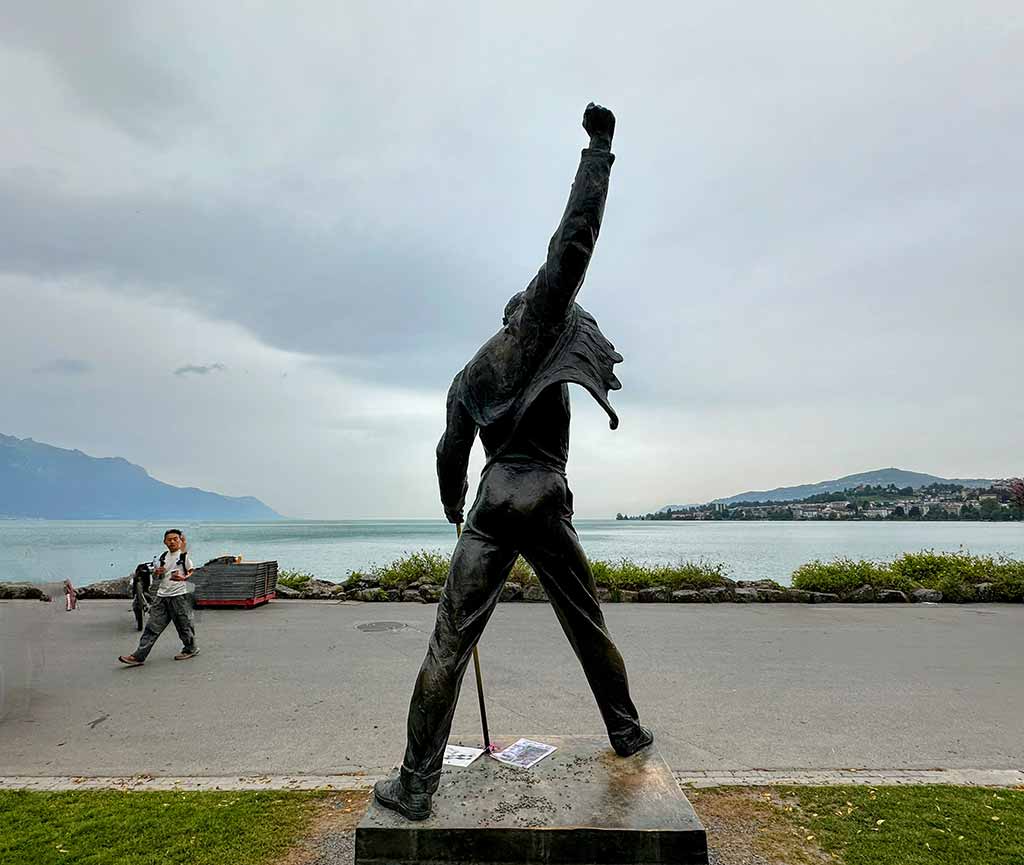 Freddie-Mercury-statue