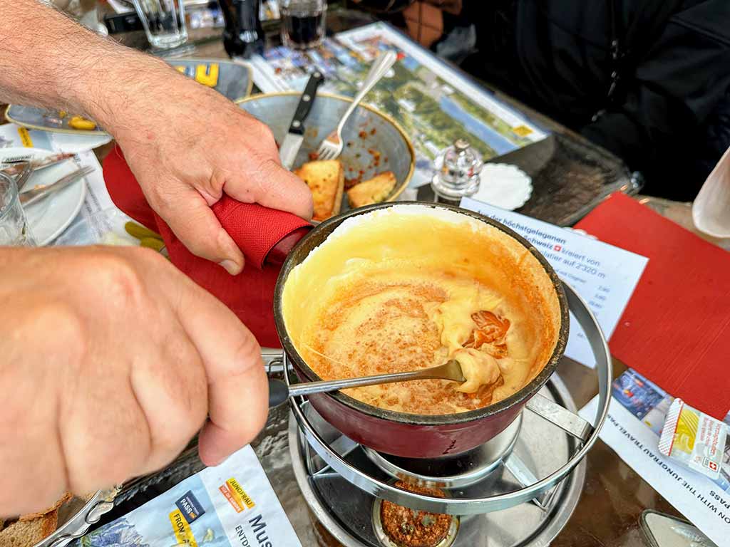 起司火鍋（Cheese-Fondue）